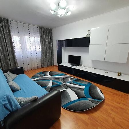 Crema Apartaments Плоешти Экстерьер фото